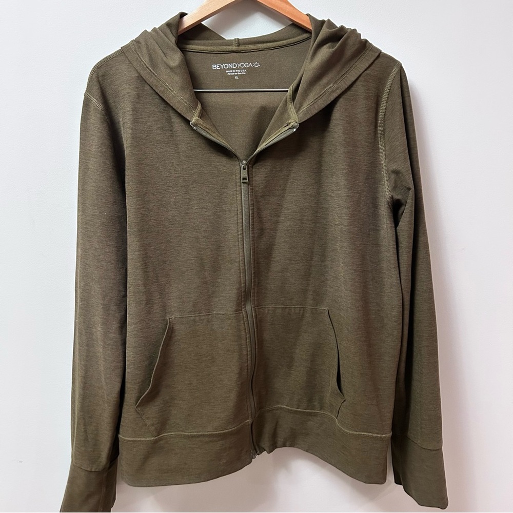 Beyond Yoga Spacedye Deep Olive Heather Green Zip Up Hoodie Women’s XL